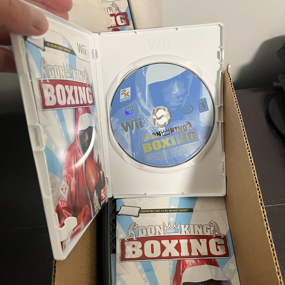 Don King Boxing Everlast Bundle with Gloves (Nintendo Wii, 2007) **Rare**